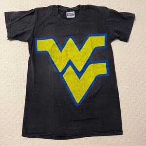 Vintage “WV” West Virginia University T-Shirt 100% Cotton - small